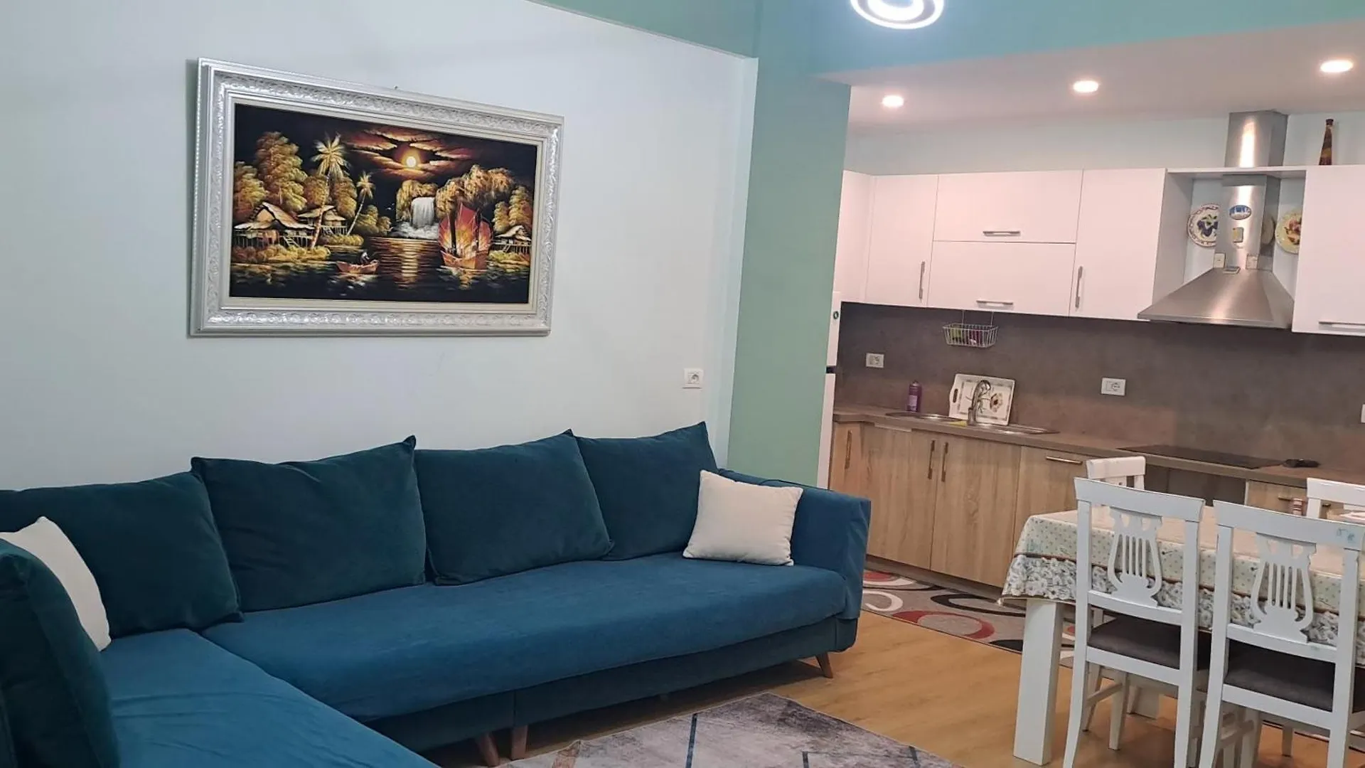 Apartment Spacious Urban Nest Tirana
